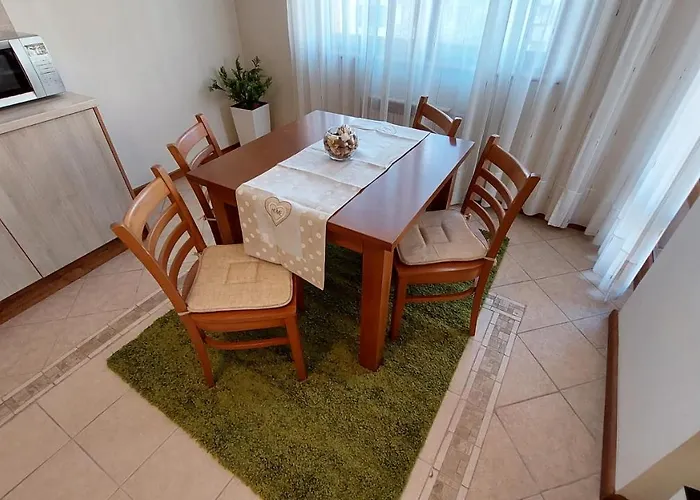 Free в св. иван рилски - сладък дом сред лукс 班斯科